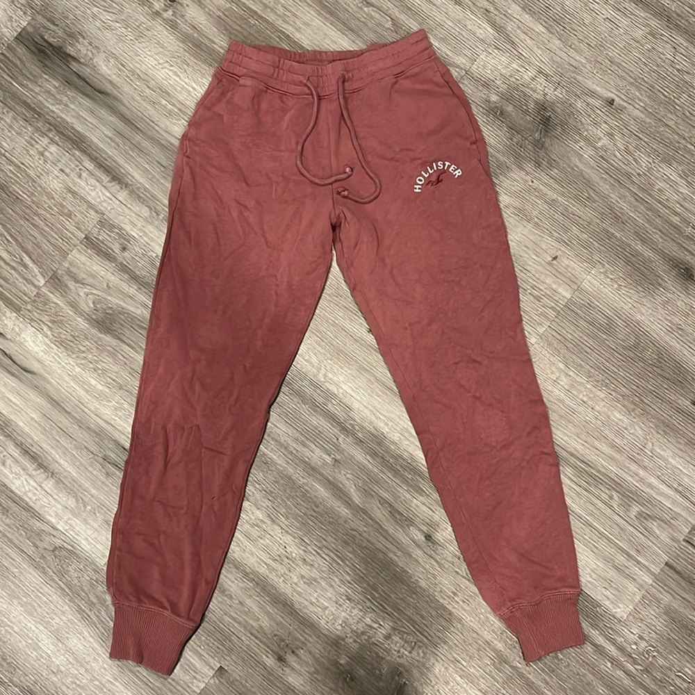 Hollister high-rise sweatpants. Size XS. Maroon